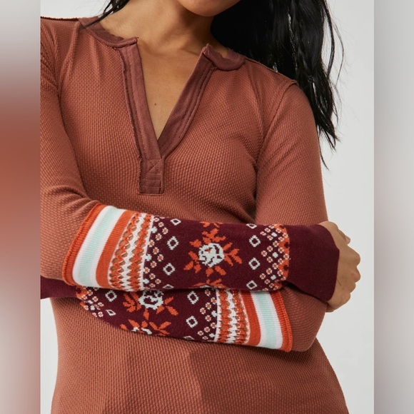 NEW FREE PEOPLE- Henley Top with Thermal and Sweater blends in size Medium - Picture 1 of 6